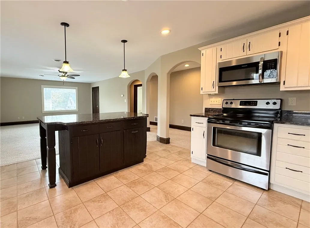 161 B Oakwood Avenue A, Horseheads, New York 14903, Horseheads, New York 14903, 2 Bedrooms Bedrooms, 6 Rooms Rooms,1 BathroomBathrooms,Residential Lease,For Rent,161 B Oakwood Avenue A, Horseheads, New York 14903,0,R1646735