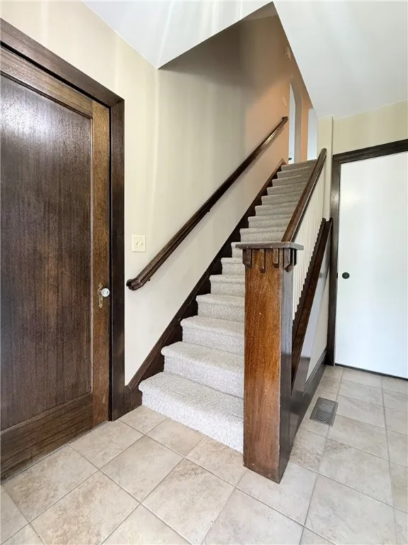 161 B Oakwood Avenue A, Horseheads, New York 14903, Horseheads, New York 14903, 2 Bedrooms Bedrooms, 6 Rooms Rooms,1 BathroomBathrooms,Residential Lease,For Rent,161 B Oakwood Avenue A, Horseheads, New York 14903,0,R1646735