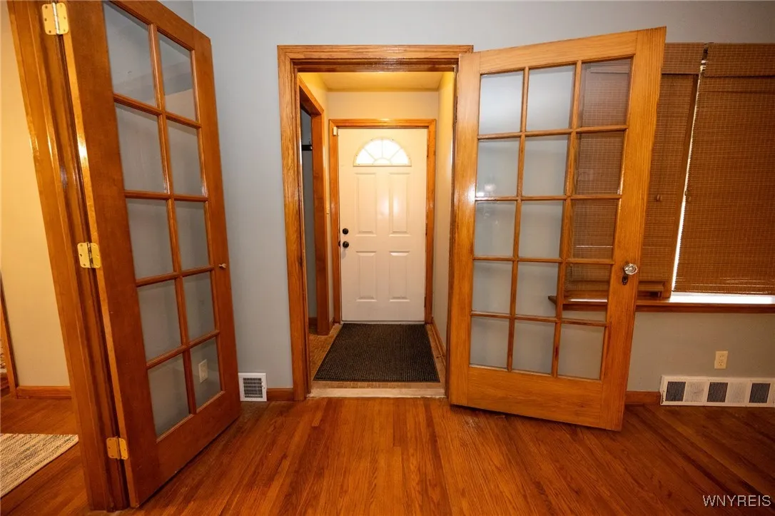 Living Room looking into front entry way