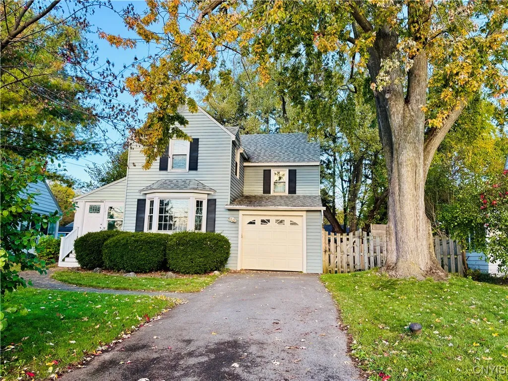 121 Butternut Drive, Dewitt, New York 13214, De Witt, New York 13214, 3 Bedrooms Bedrooms, 6 Rooms Rooms,1 BathroomBathrooms,Residential,For Sale,121 Butternut Drive, Dewitt, New York 13214,0,S1646851