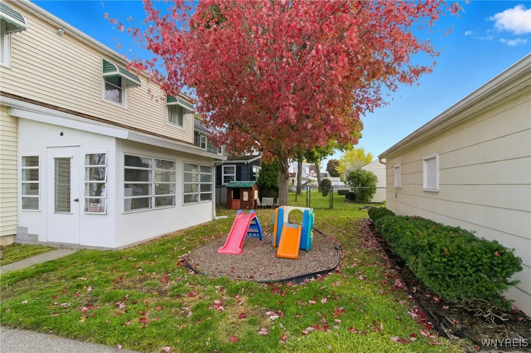 2945 Michigan Avenue, Niagara Falls, New York 1430, Niagara Falls, New York 14305, 3 Bedrooms Bedrooms, 8 Rooms Rooms,2 BathroomsBathrooms,Residential,For Sale,2945 Michigan Avenue, Niagara Falls, New York 1430,0,B1646933