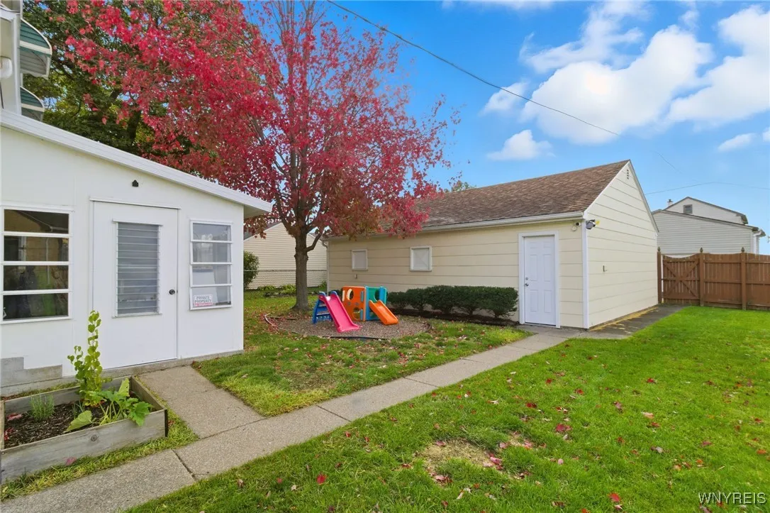 2945 Michigan Avenue, Niagara Falls, New York 1430, Niagara Falls, New York 14305, 3 Bedrooms Bedrooms, 8 Rooms Rooms,2 BathroomsBathrooms,Residential,For Sale,2945 Michigan Avenue, Niagara Falls, New York 1430,0,B1646933