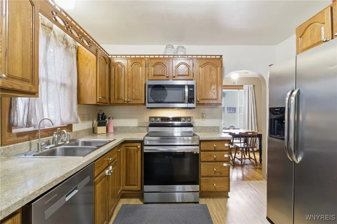 2945 Michigan Avenue, Niagara Falls, New York 1430, Niagara Falls, New York 14305, 3 Bedrooms Bedrooms, 8 Rooms Rooms,2 BathroomsBathrooms,Residential,For Sale,2945 Michigan Avenue, Niagara Falls, New York 1430,0,B1646933