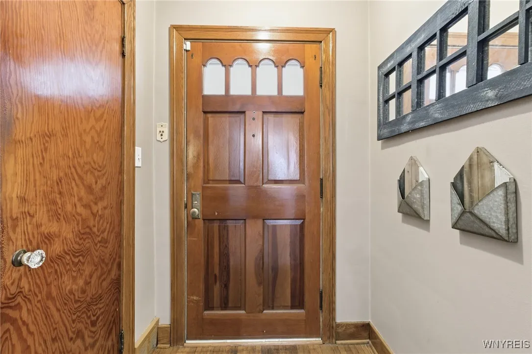 2945 Michigan Avenue, Niagara Falls, New York 1430, Niagara Falls, New York 14305, 3 Bedrooms Bedrooms, 8 Rooms Rooms,2 BathroomsBathrooms,Residential,For Sale,2945 Michigan Avenue, Niagara Falls, New York 1430,0,B1646933