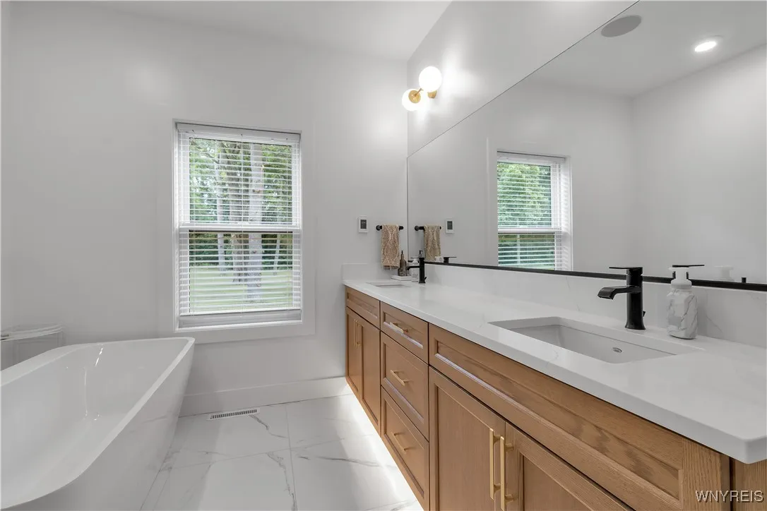 809 Casey Road, Amherst, New York 14051, Amherst, New York 14051, 3 Bedrooms Bedrooms, 7 Rooms Rooms,3 BathroomsBathrooms,Residential,For Sale,809 Casey Road, Amherst, New York 14051,0,B1646750