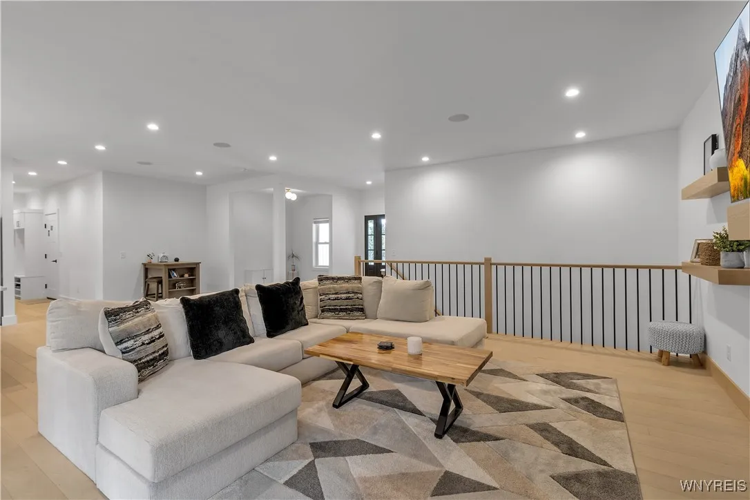 809 Casey Road, Amherst, New York 14051, Amherst, New York 14051, 3 Bedrooms Bedrooms, 7 Rooms Rooms,3 BathroomsBathrooms,Residential,For Sale,809 Casey Road, Amherst, New York 14051,0,B1646750