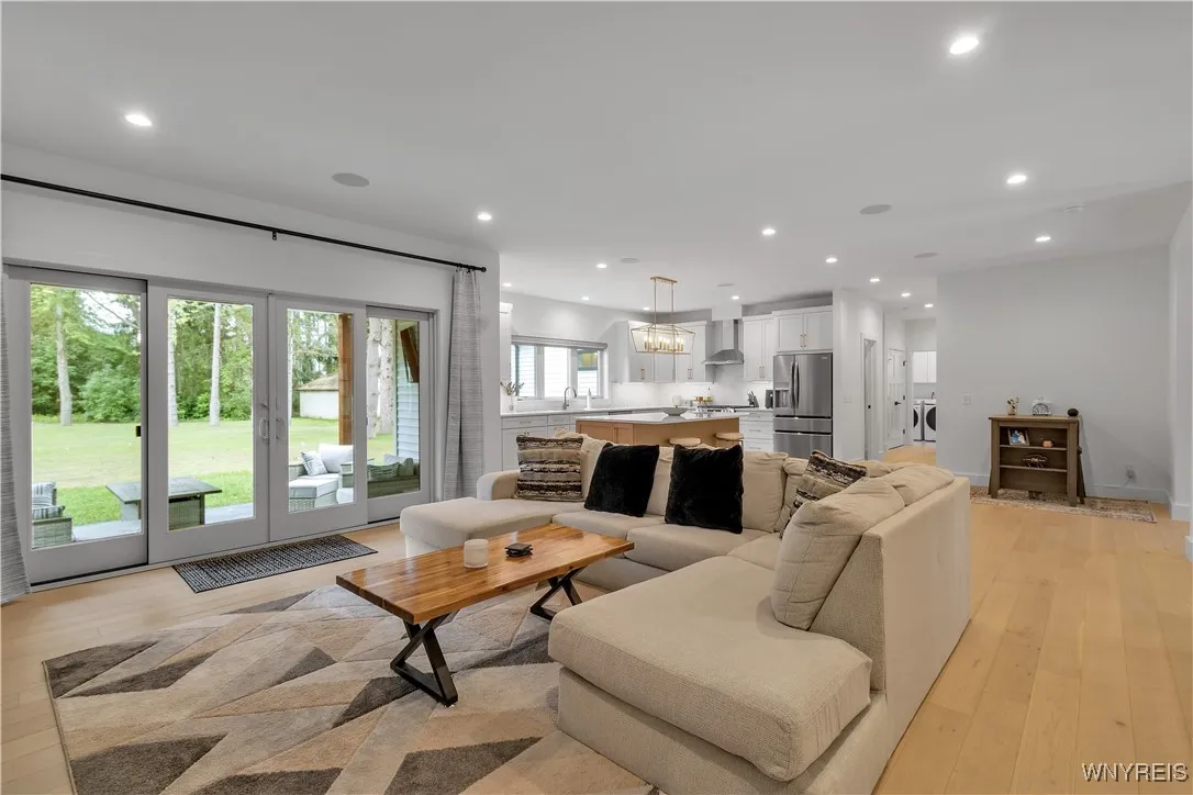 809 Casey Road, Amherst, New York 14051, Amherst, New York 14051, 3 Bedrooms Bedrooms, 7 Rooms Rooms,3 BathroomsBathrooms,Residential,For Sale,809 Casey Road, Amherst, New York 14051,0,B1646750