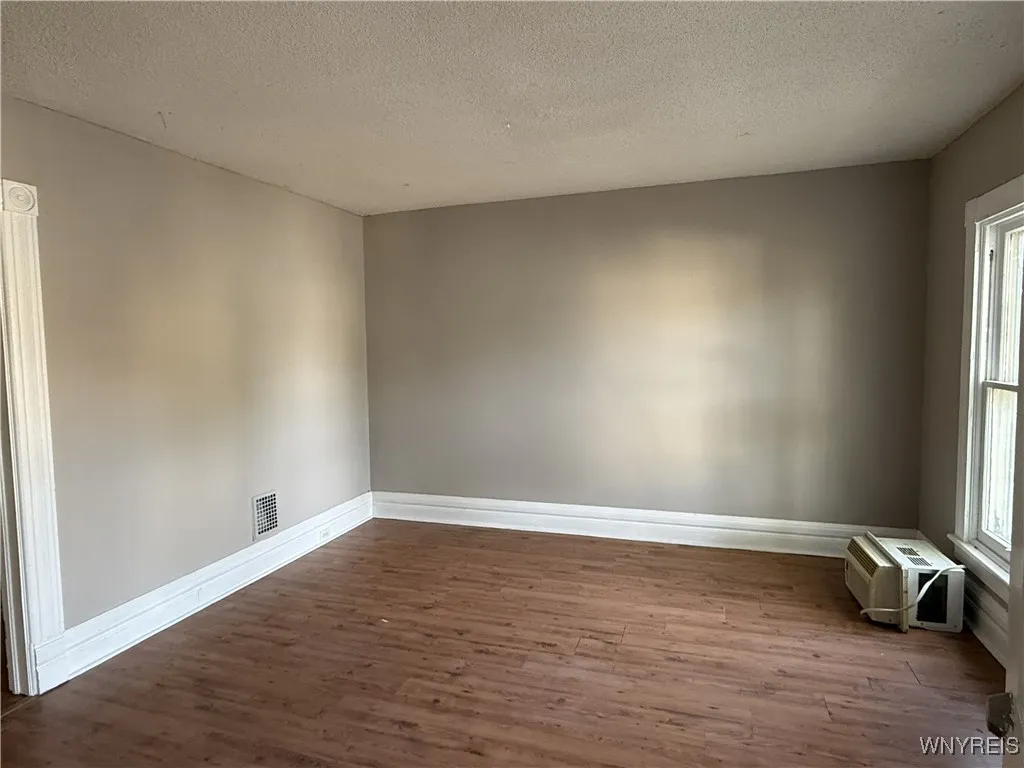 28 Lincoln Avenue, North Tonawanda, New York 14120, North Tonawanda, New York 14120, 4 Bedrooms Bedrooms, ,2 BathroomsBathrooms,Residential,For Sale,28 Lincoln Avenue, North Tonawanda, New York 14120,0,B1646858