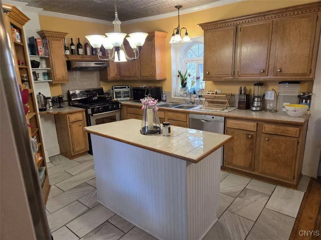 102 Hillside Avenue, Herkimer, New York 13350, Herkimer, New York 13350, 3 Bedrooms Bedrooms, 7 Rooms Rooms,1 BathroomBathrooms,Residential,For Sale,102 Hillside Avenue, Herkimer, New York 13350,0,S1646912