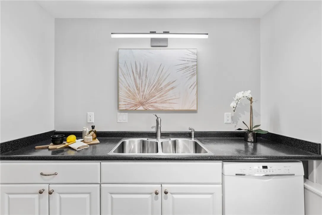 679 Heritage Drive, Greece, New York 14615, Greece, New York 14615, 5 Bedrooms Bedrooms, 11 Rooms Rooms,3 BathroomsBathrooms,Residential,For Sale,679 Heritage Drive, Greece, New York 14615,0,R1646884