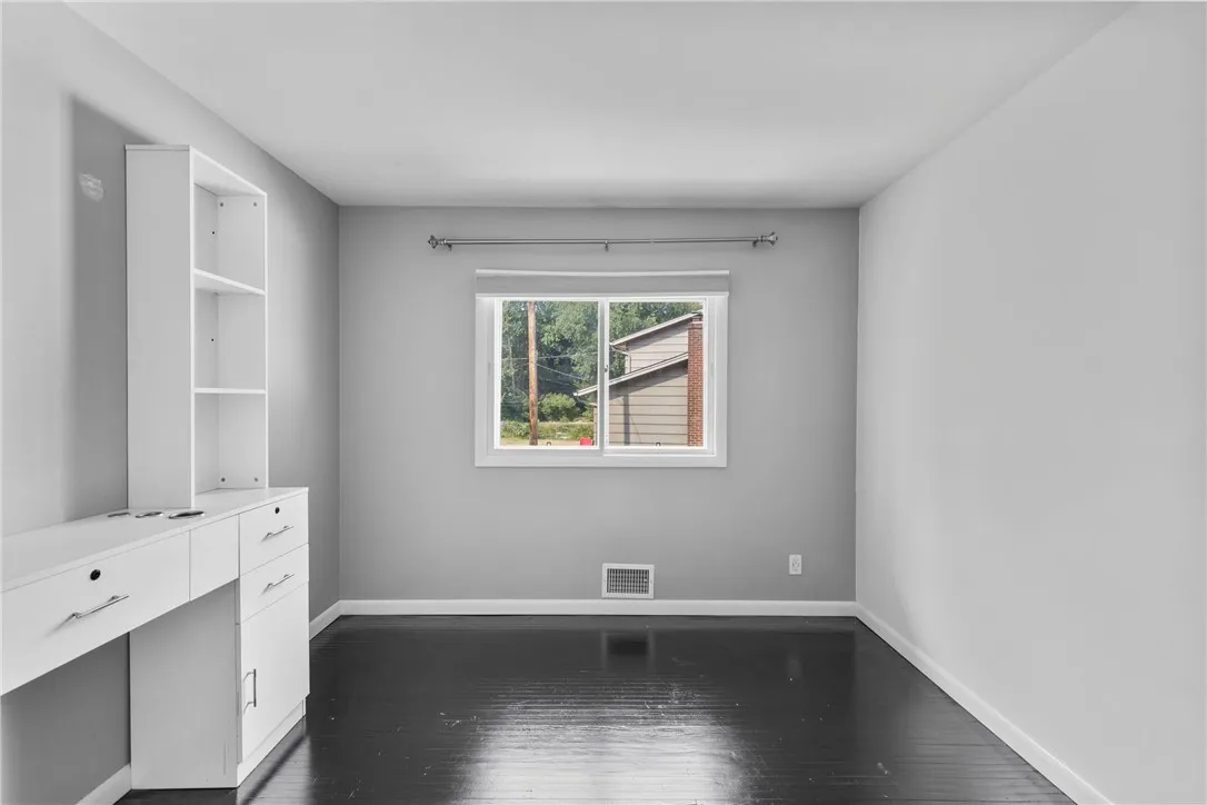 679 Heritage Drive, Greece, New York 14615, Greece, New York 14615, 5 Bedrooms Bedrooms, 11 Rooms Rooms,3 BathroomsBathrooms,Residential,For Sale,679 Heritage Drive, Greece, New York 14615,0,R1646884