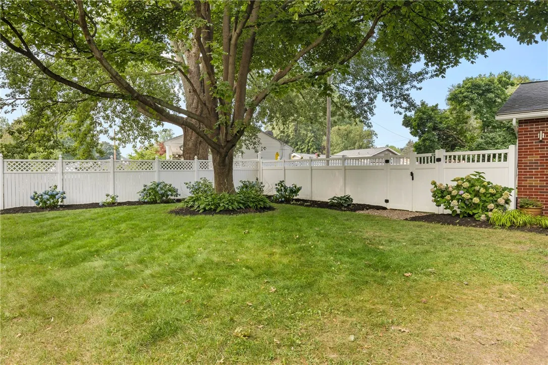 679 Heritage Drive, Greece, New York 14615, Greece, New York 14615, 5 Bedrooms Bedrooms, 11 Rooms Rooms,3 BathroomsBathrooms,Residential,For Sale,679 Heritage Drive, Greece, New York 14615,0,R1646884