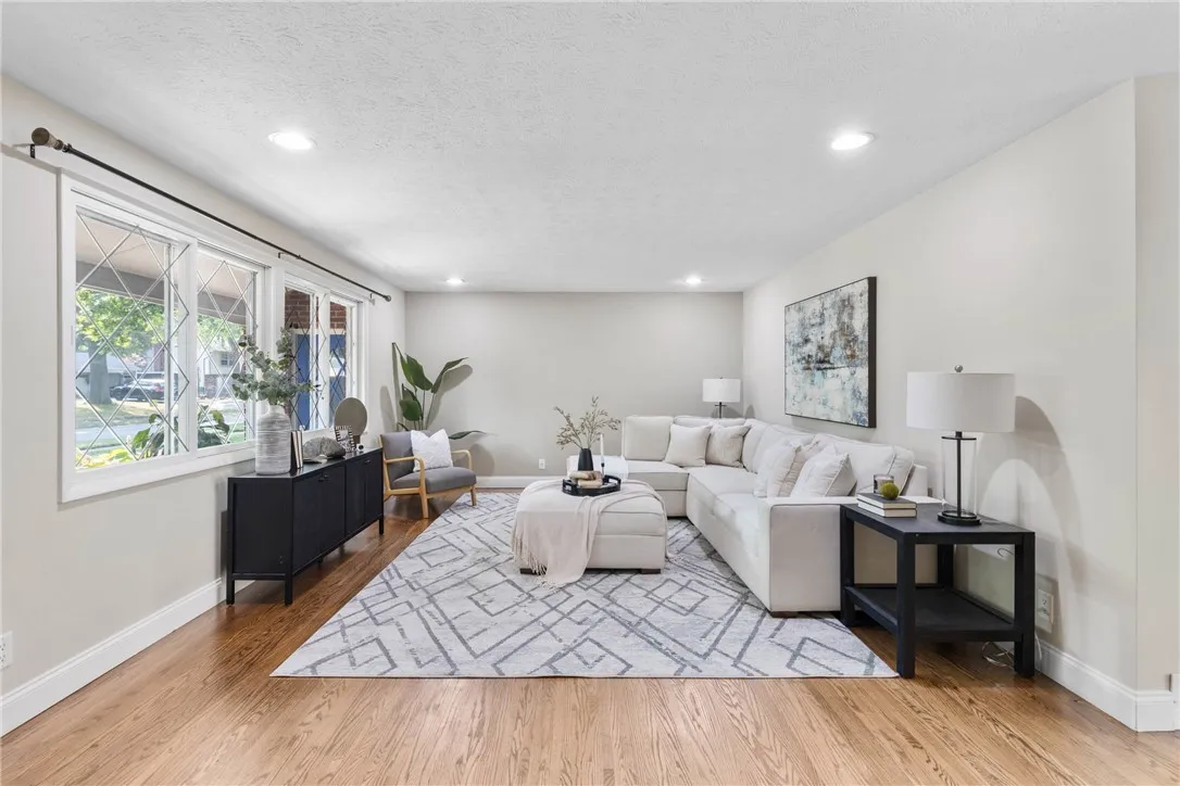 679 Heritage Drive, Greece, New York 14615, Greece, New York 14615, 5 Bedrooms Bedrooms, 11 Rooms Rooms,3 BathroomsBathrooms,Residential,For Sale,679 Heritage Drive, Greece, New York 14615,0,R1646884