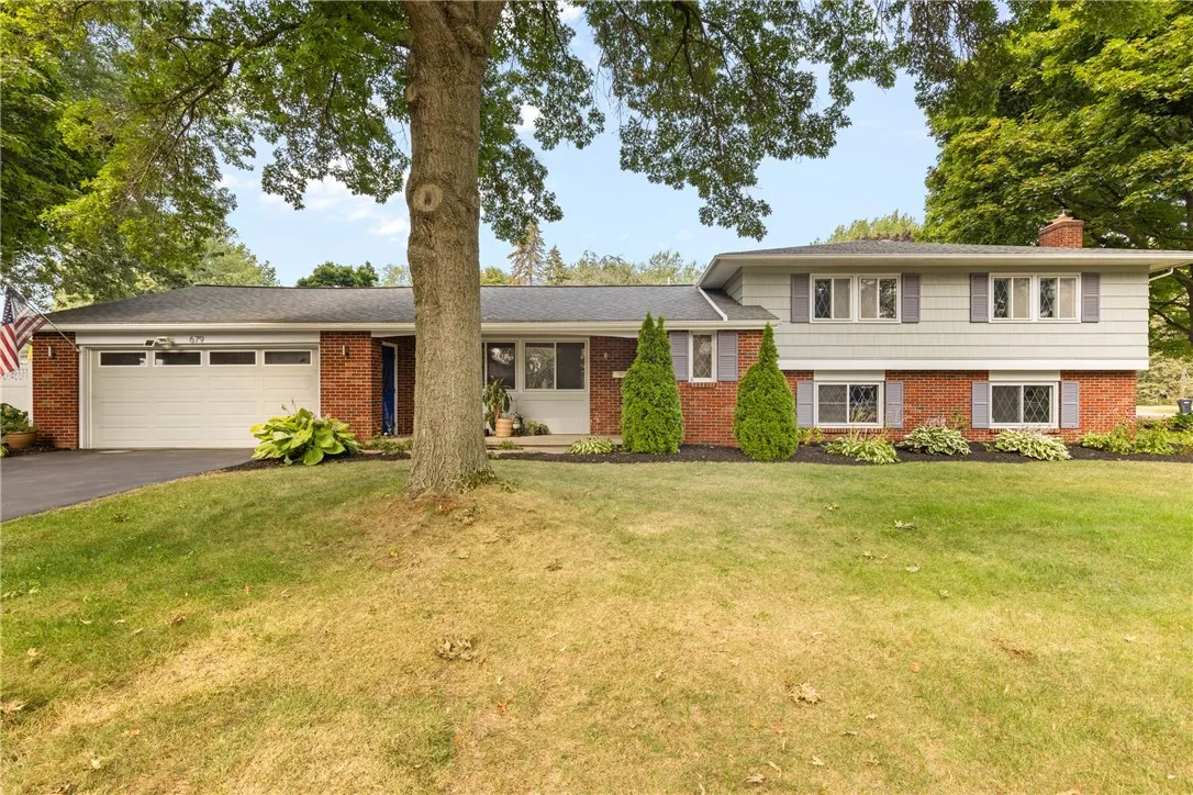 679 Heritage Drive, Greece, New York 14615, Greece, New York 14615, 5 Bedrooms Bedrooms, 11 Rooms Rooms,3 BathroomsBathrooms,Residential,For Sale,679 Heritage Drive, Greece, New York 14615,0,R1646884