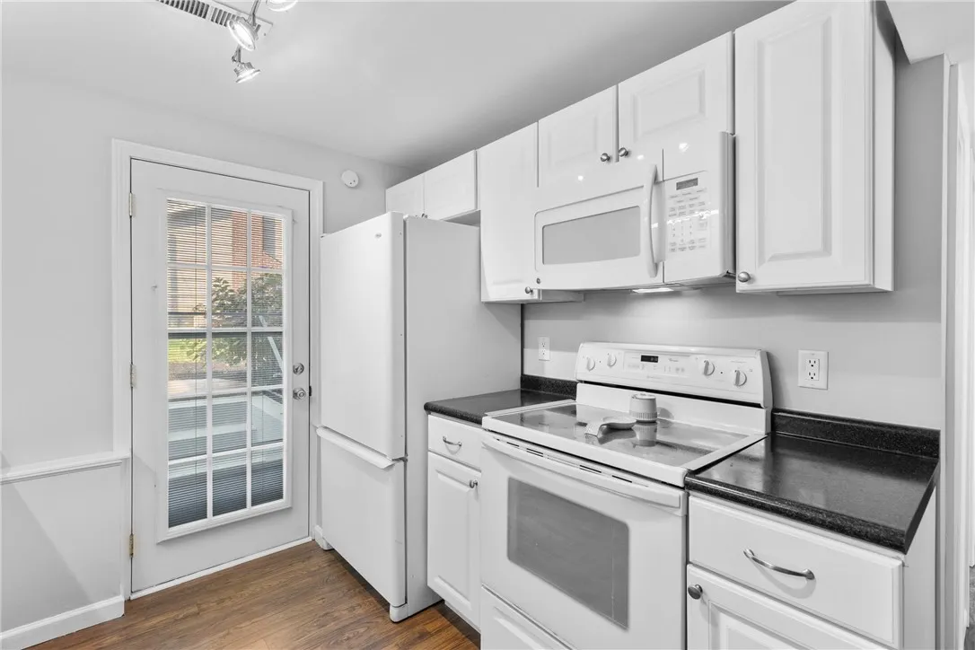 679 Heritage Drive, Greece, New York 14615, Greece, New York 14615, 5 Bedrooms Bedrooms, 11 Rooms Rooms,3 BathroomsBathrooms,Residential,For Sale,679 Heritage Drive, Greece, New York 14615,0,R1646884