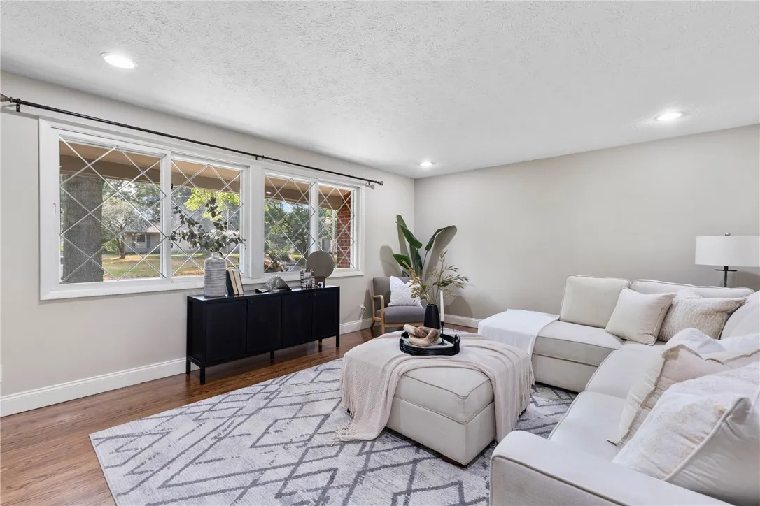 679 Heritage Drive, Greece, New York 14615, Greece, New York 14615, 5 Bedrooms Bedrooms, 11 Rooms Rooms,3 BathroomsBathrooms,Residential,For Sale,679 Heritage Drive, Greece, New York 14615,0,R1646884