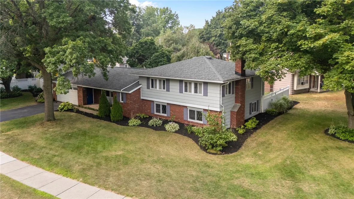 679 Heritage Drive, Greece, New York 14615, Greece, New York 14615, 5 Bedrooms Bedrooms, 11 Rooms Rooms,3 BathroomsBathrooms,Residential,For Sale,679 Heritage Drive, Greece, New York 14615,0,R1646884