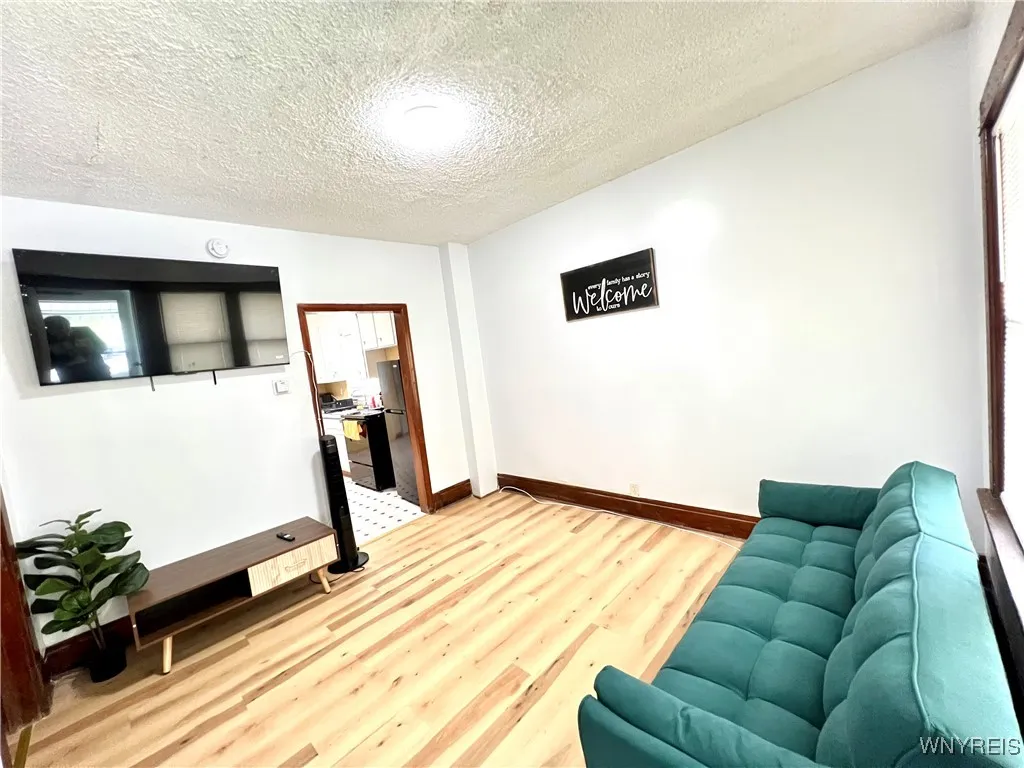 1119 15th Street Lower, Niagara Falls, New York 14, Niagara Falls, New York 14301, 2 Bedrooms Bedrooms, 6 Rooms Rooms,1 BathroomBathrooms,Residential Lease,For Rent,1119 15th Street Lower, Niagara Falls, New York 14,0,B1646747