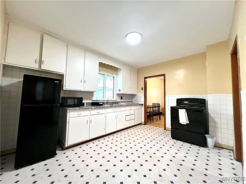 1119 15th Street Upper, Niagara Falls, New York 14, Niagara Falls, New York 14301, 2 Bedrooms Bedrooms, 6 Rooms Rooms,1 BathroomBathrooms,Residential Lease,For Rent,1119 15th Street Upper, Niagara Falls, New York 14,0,B1646751