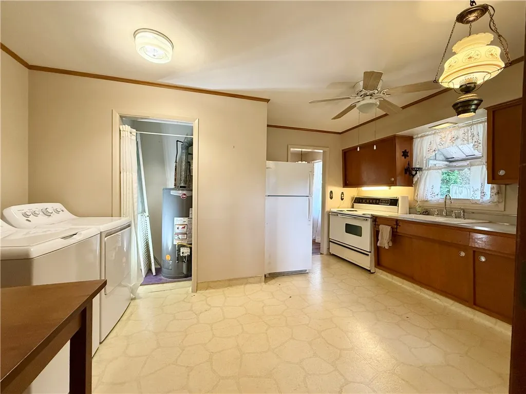 37 Rockland Avenue, Bradford City, Pennsylvania 16, Bradford City, Pennsylvania 16701, 3 Bedrooms Bedrooms, 5 Rooms Rooms,1 BathroomBathrooms,Residential,Closed,37 Rockland Avenue, Bradford City, Pennsylvania 16,0,R1646792