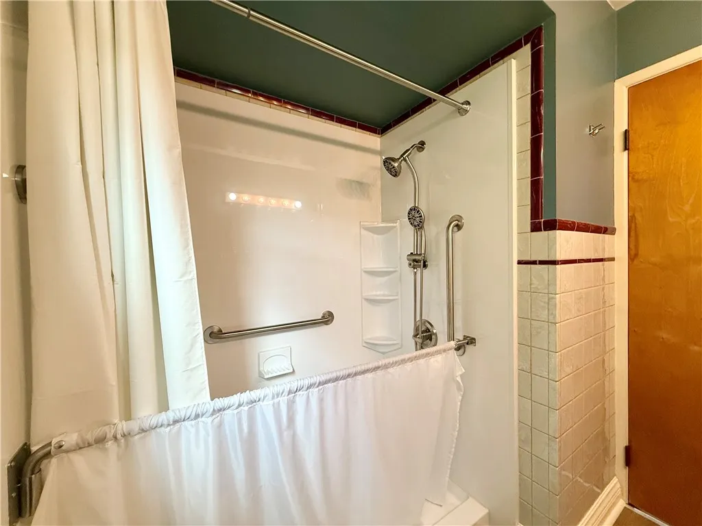 37 Rockland Avenue, Bradford City, Pennsylvania 16, Bradford City, Pennsylvania 16701, 3 Bedrooms Bedrooms, 5 Rooms Rooms,1 BathroomBathrooms,Residential,Closed,37 Rockland Avenue, Bradford City, Pennsylvania 16,0,R1646792