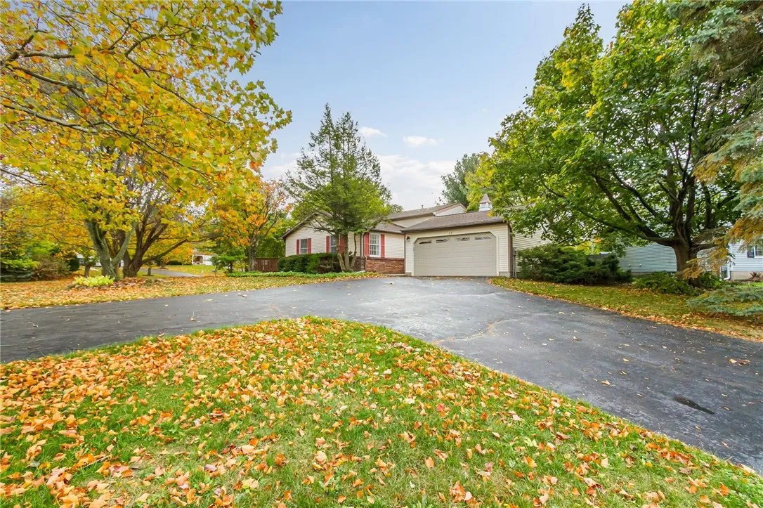 53 Wildherd Drive, Henrietta, New York 14467, Henrietta, New York 14467, 3 Bedrooms Bedrooms, 7 Rooms Rooms,1 BathroomBathrooms,Residential,For Sale,53 Wildherd Drive, Henrietta, New York 14467,0,R1647016