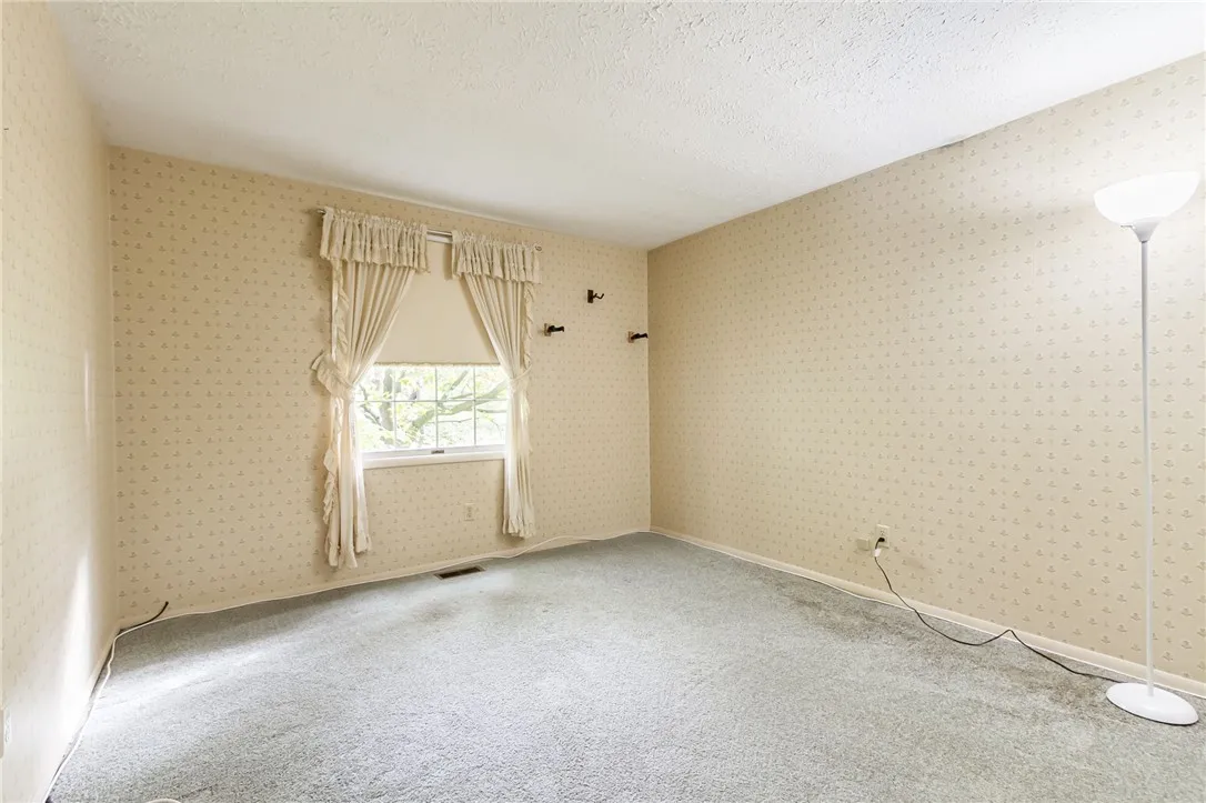 53 Wildherd Drive, Henrietta, New York 14467, Henrietta, New York 14467, 3 Bedrooms Bedrooms, 7 Rooms Rooms,1 BathroomBathrooms,Residential,For Sale,53 Wildherd Drive, Henrietta, New York 14467,0,R1647016