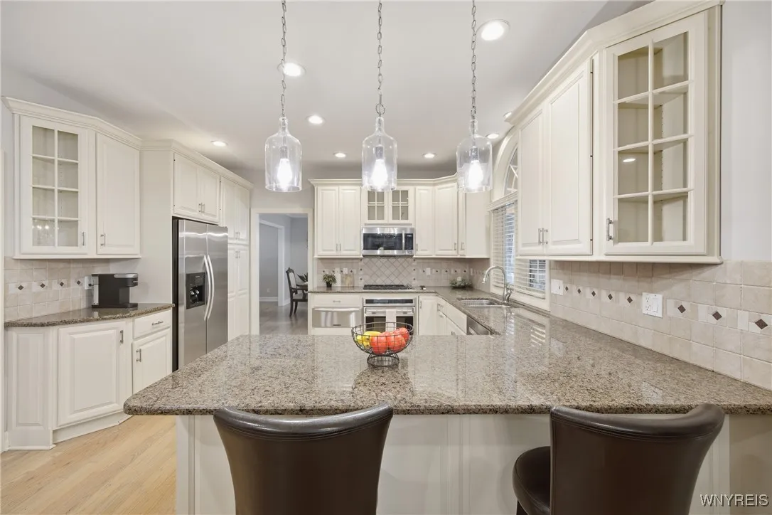 4990 Sandstone Court, Clarence, New York 14031, Clarence, New York 14031, 5 Bedrooms Bedrooms, 10 Rooms Rooms,4 BathroomsBathrooms,Residential,For Sale,4990 Sandstone Court, Clarence, New York 14031,0,B1646106