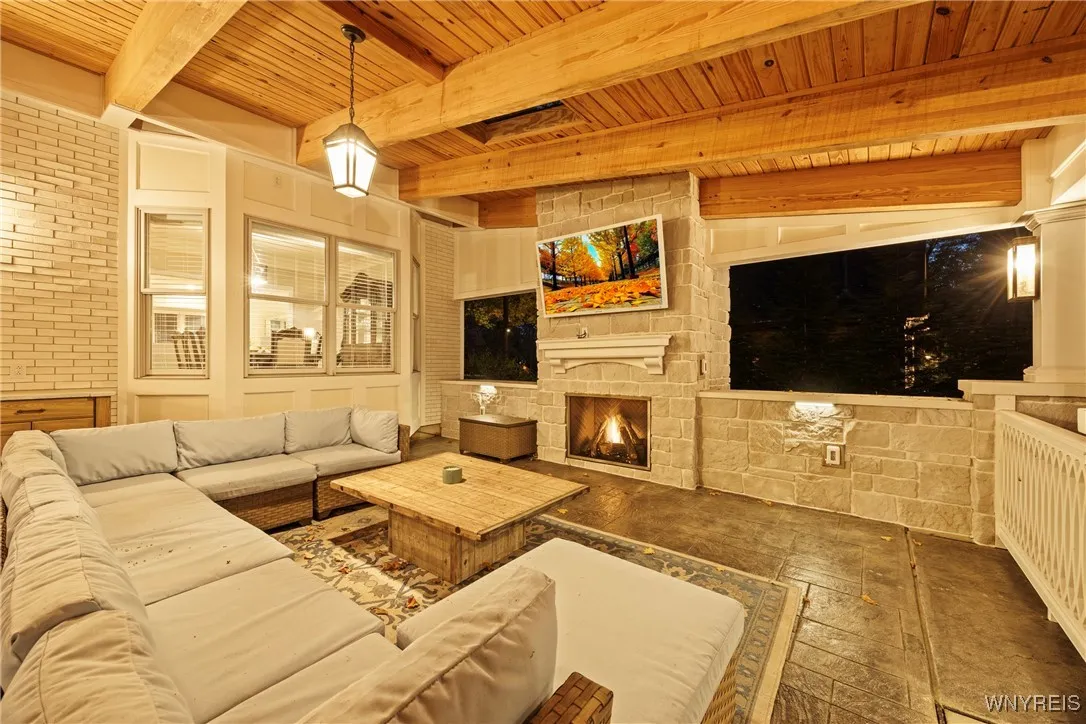 4990 Sandstone Court, Clarence, New York 14031, Clarence, New York 14031, 5 Bedrooms Bedrooms, 10 Rooms Rooms,4 BathroomsBathrooms,Residential,For Sale,4990 Sandstone Court, Clarence, New York 14031,0,B1646106