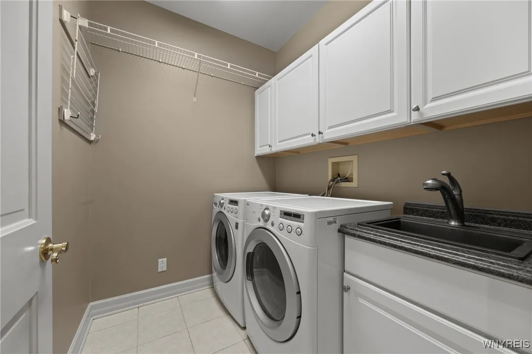 4990 Sandstone Court, Clarence, New York 14031, Clarence, New York 14031, 5 Bedrooms Bedrooms, 10 Rooms Rooms,4 BathroomsBathrooms,Residential,For Sale,4990 Sandstone Court, Clarence, New York 14031,0,B1646106