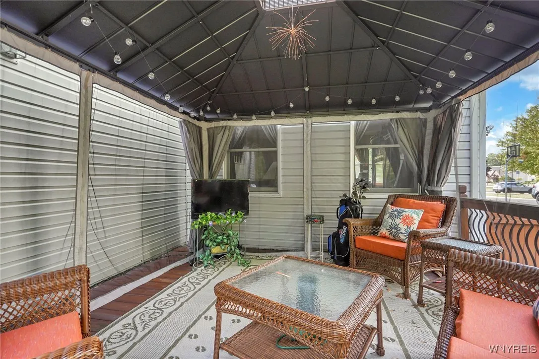 186 Timberlink Drive, Grand Island, New York 14072, Grand Island, New York 14072, 4 Bedrooms Bedrooms, 12 Rooms Rooms,2 BathroomsBathrooms,Residential,For Sale,186 Timberlink Drive, Grand Island, New York 14072,0,B1647030