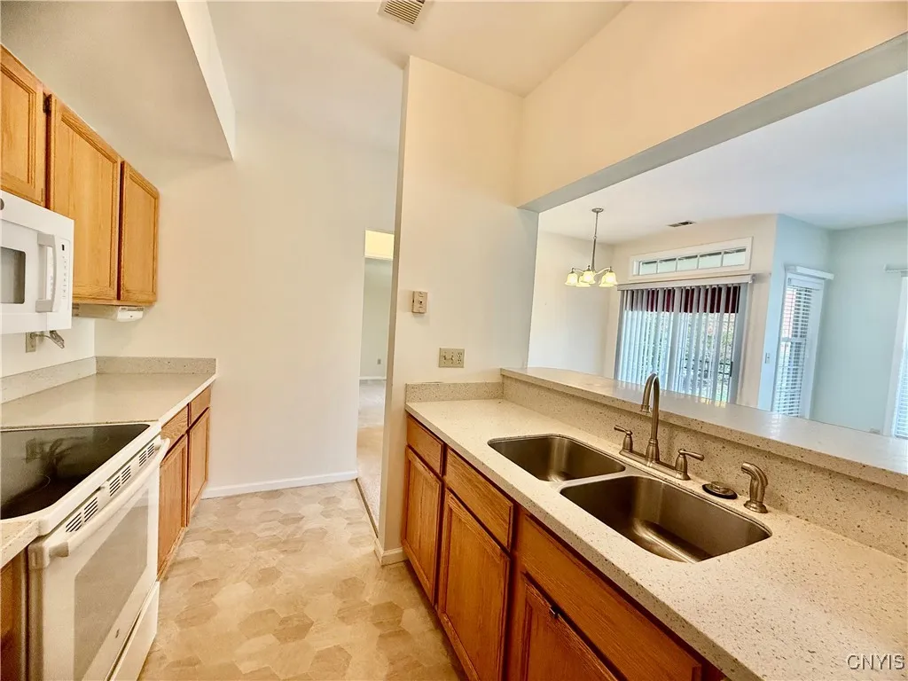 2402 Pipers Court, Lysander, New York 13027, Lysander, New York 13027, 2 Bedrooms Bedrooms, 4 Rooms Rooms,2 BathroomsBathrooms,Residential,For Sale,2402 Pipers Court, Lysander, New York 13027,0,S1646957