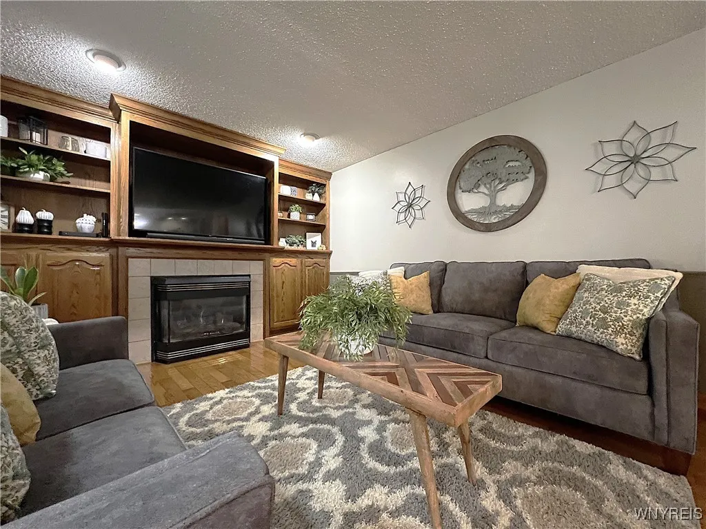 55 Therin Drive, Hamburg, New York 14075, Hamburg, New York 14075, 3 Bedrooms Bedrooms, 8 Rooms Rooms,2 BathroomsBathrooms,Residential,For Sale,55 Therin Drive, Hamburg, New York 14075,0,B1647049