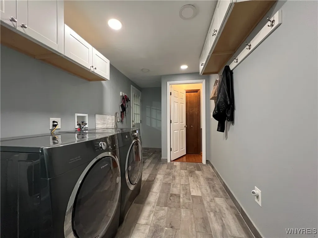 55 Therin Drive, Hamburg, New York 14075, Hamburg, New York 14075, 3 Bedrooms Bedrooms, 8 Rooms Rooms,2 BathroomsBathrooms,Residential,For Sale,55 Therin Drive, Hamburg, New York 14075,0,B1647049