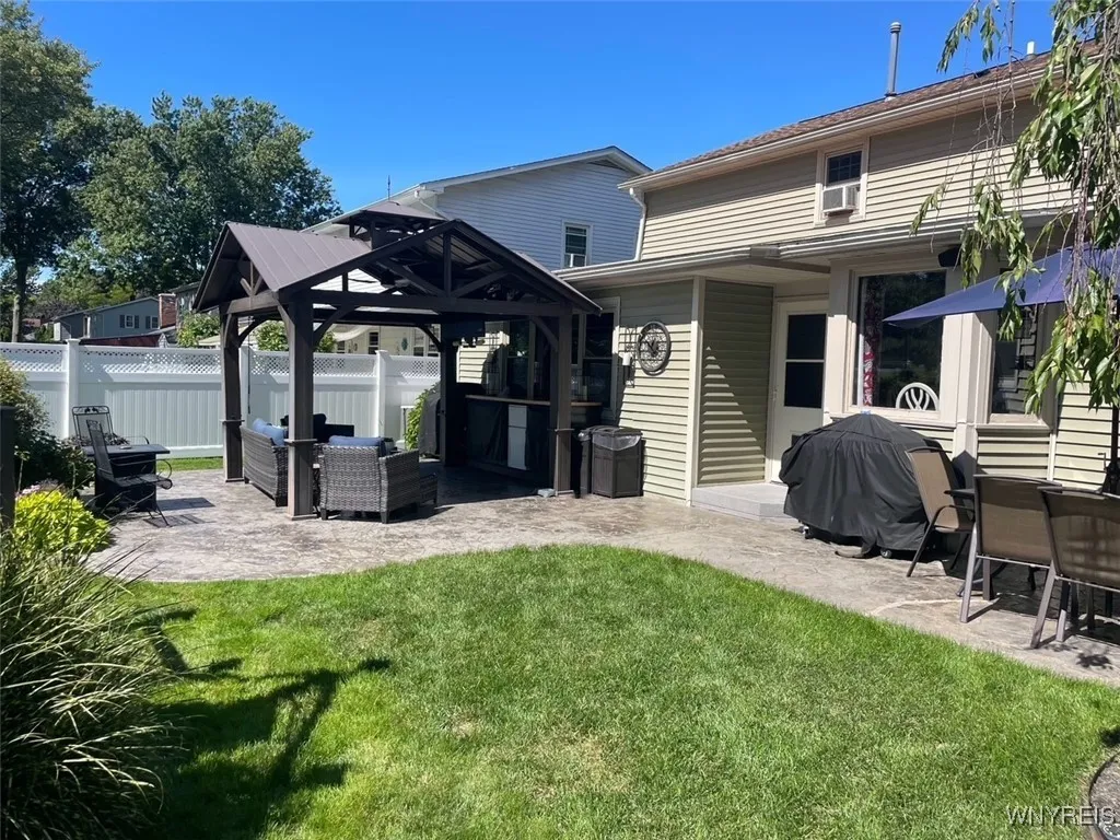 55 Therin Drive, Hamburg, New York 14075, Hamburg, New York 14075, 3 Bedrooms Bedrooms, 8 Rooms Rooms,2 BathroomsBathrooms,Residential,For Sale,55 Therin Drive, Hamburg, New York 14075,0,B1647049