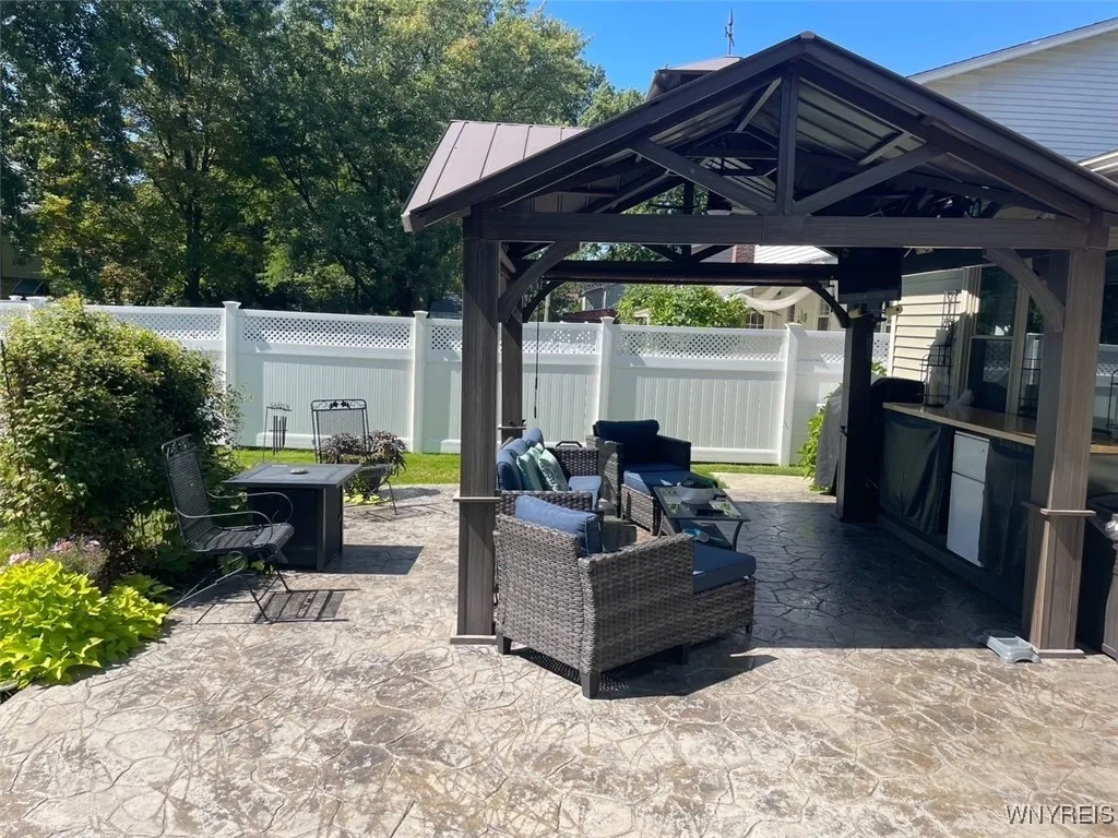 55 Therin Drive, Hamburg, New York 14075, Hamburg, New York 14075, 3 Bedrooms Bedrooms, 8 Rooms Rooms,2 BathroomsBathrooms,Residential,For Sale,55 Therin Drive, Hamburg, New York 14075,0,B1647049