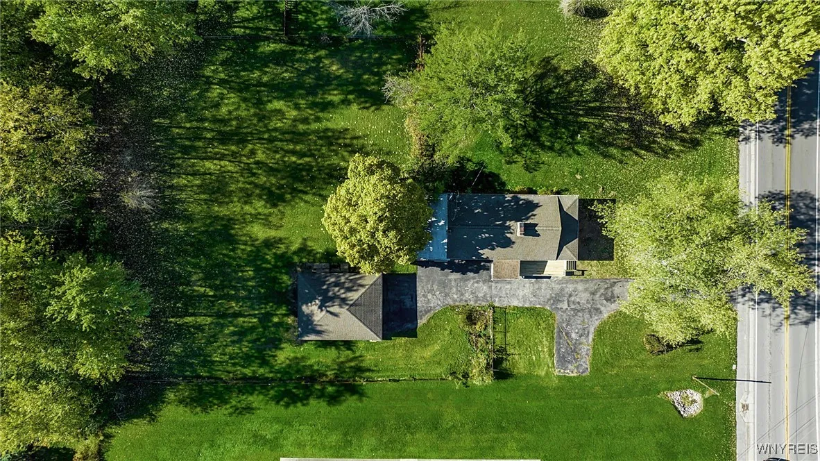 2160 Bullis Road, Elma, New York 14059, Elma, New York 14059, 2 Bedrooms Bedrooms, 8 Rooms Rooms,1 BathroomBathrooms,Residential,For Sale,2160 Bullis Road, Elma, New York 14059,0,B1646821