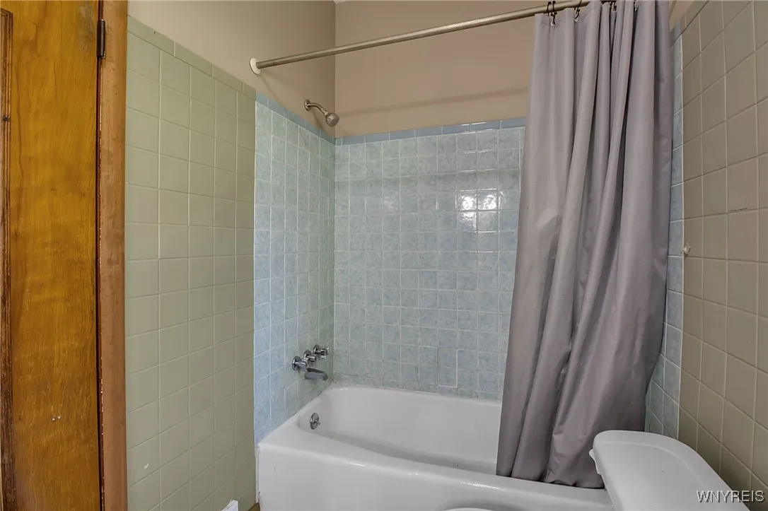 2160 Bullis Road, Elma, New York 14059, Elma, New York 14059, 2 Bedrooms Bedrooms, 8 Rooms Rooms,1 BathroomBathrooms,Residential,For Sale,2160 Bullis Road, Elma, New York 14059,0,B1646821