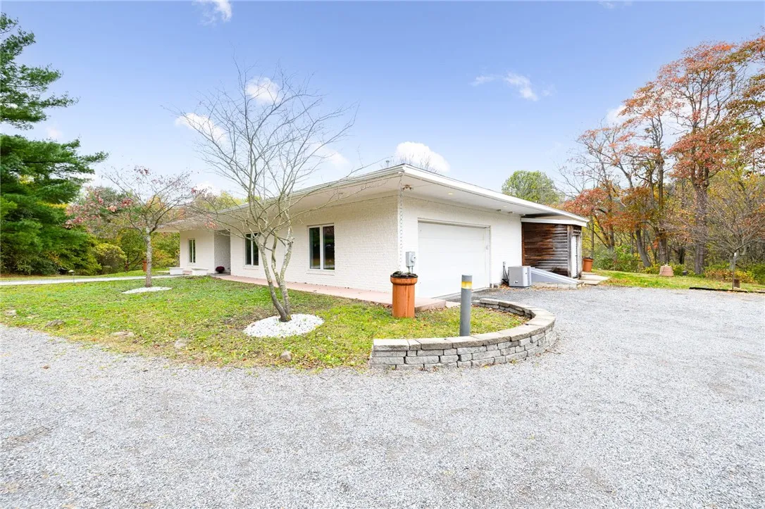 3 Scr Lane, Perinton, New York 14564, Perinton, New York 14564, 3 Bedrooms Bedrooms, 7 Rooms Rooms,3 BathroomsBathrooms,Residential,For Sale,3 Scr Lane, Perinton, New York 14564,0,R1646882