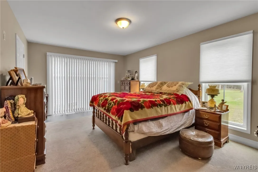 77 East And West Road, West Seneca, New York 14224, West Seneca, New York 14224, 3 Bedrooms Bedrooms, 5 Rooms Rooms,2 BathroomsBathrooms,Residential,For Sale,77 East And West Road, West Seneca, New York 14224,0,B1646976