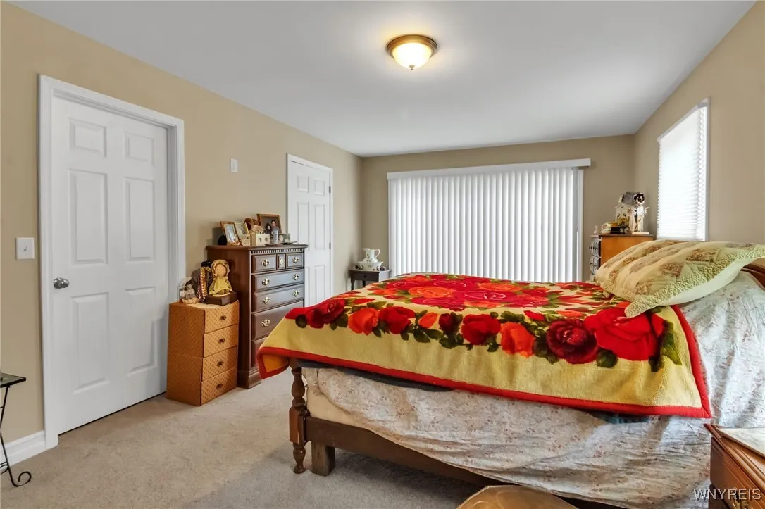 77 East And West Road, West Seneca, New York 14224, West Seneca, New York 14224, 3 Bedrooms Bedrooms, 5 Rooms Rooms,2 BathroomsBathrooms,Residential,For Sale,77 East And West Road, West Seneca, New York 14224,0,B1646976