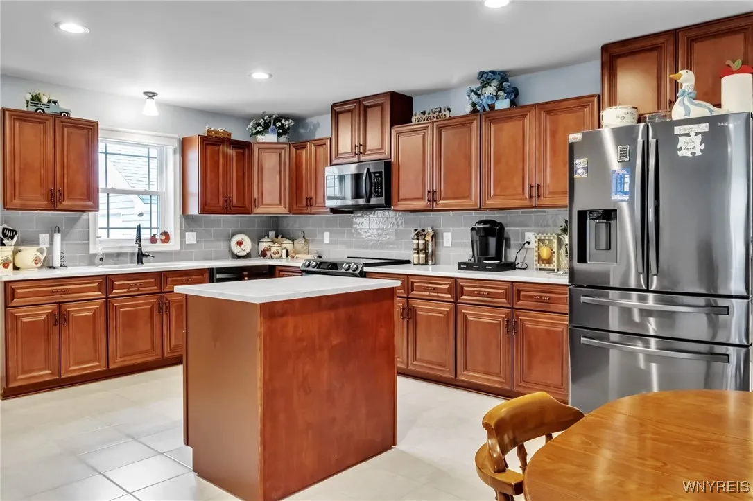 77 East And West Road, West Seneca, New York 14224, West Seneca, New York 14224, 3 Bedrooms Bedrooms, 5 Rooms Rooms,2 BathroomsBathrooms,Residential,For Sale,77 East And West Road, West Seneca, New York 14224,0,B1646976