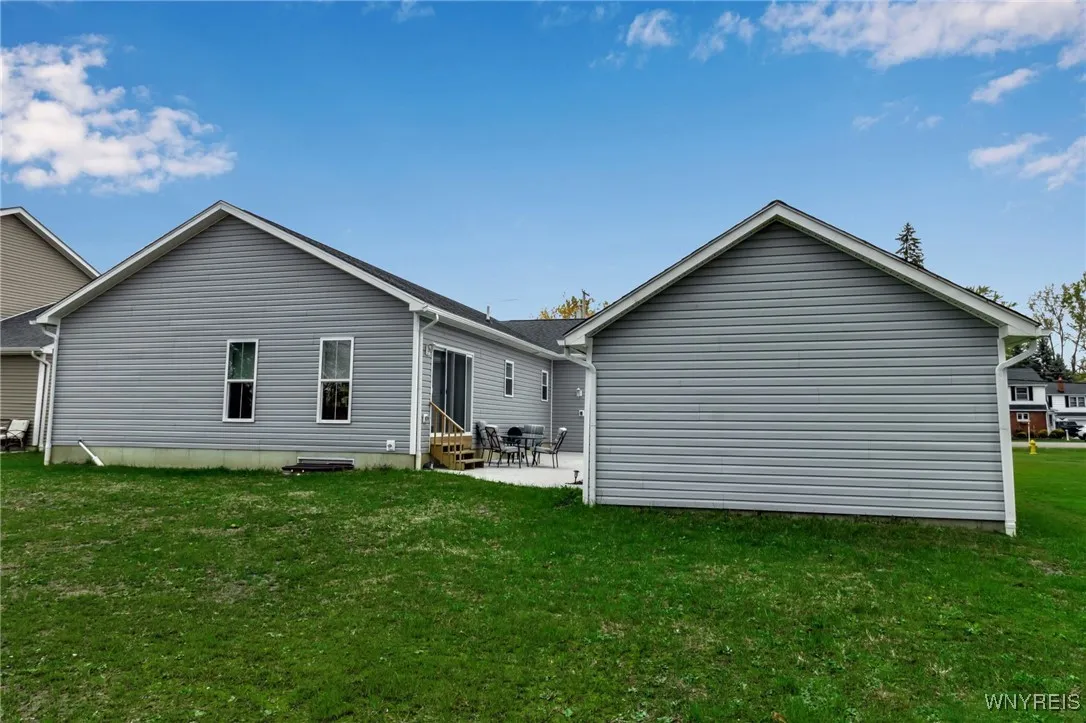 77 East And West Road, West Seneca, New York 14224, West Seneca, New York 14224, 3 Bedrooms Bedrooms, 5 Rooms Rooms,2 BathroomsBathrooms,Residential,For Sale,77 East And West Road, West Seneca, New York 14224,0,B1646976