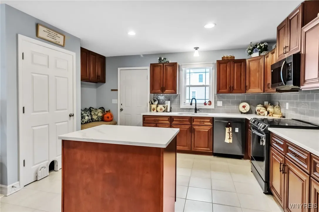 77 East And West Road, West Seneca, New York 14224, West Seneca, New York 14224, 3 Bedrooms Bedrooms, 5 Rooms Rooms,2 BathroomsBathrooms,Residential,For Sale,77 East And West Road, West Seneca, New York 14224,0,B1646976