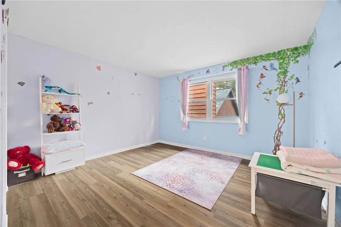 112 Heather, Greece, New York 14626, Greece, New York 14626, 5 Bedrooms Bedrooms, 9 Rooms Rooms,3 BathroomsBathrooms,Residential,For Sale,112 Heather, Greece, New York 14626,0,R1643763