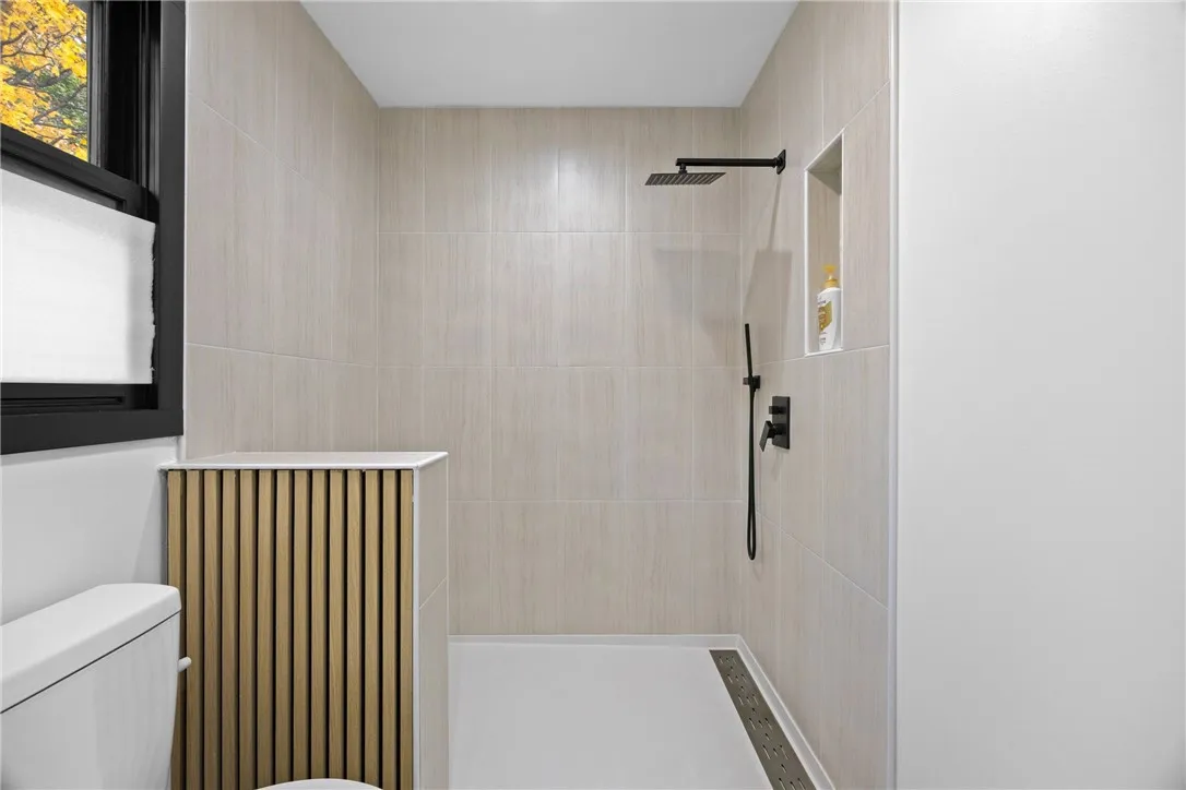 112 Heather, Greece, New York 14626, Greece, New York 14626, 5 Bedrooms Bedrooms, 9 Rooms Rooms,3 BathroomsBathrooms,Residential,For Sale,112 Heather, Greece, New York 14626,0,R1643763