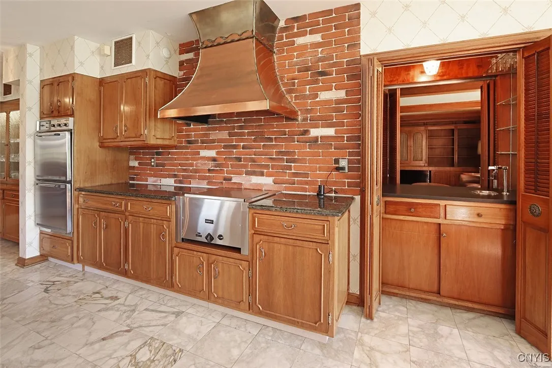 7500 Hunt Lane, Manlius, New York 13066, Manlius, New York 13066, 4 Bedrooms Bedrooms, 11 Rooms Rooms,3 BathroomsBathrooms,Residential,For Sale,7500 Hunt Lane, Manlius, New York 13066,0,S1646586