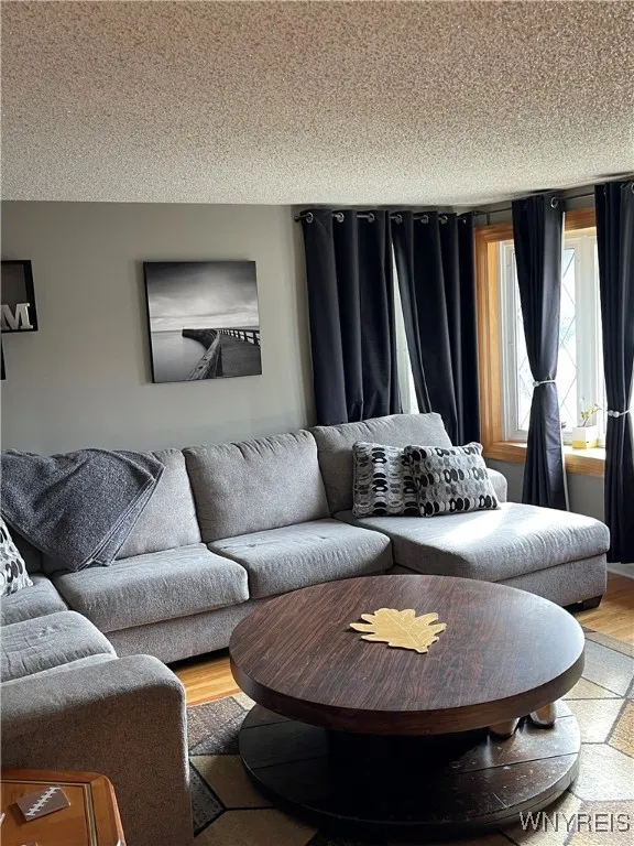 41 Rochelle Park, Tonawanda, New York 14150, Tonawanda, New York 14150, 3 Bedrooms Bedrooms, 5 Rooms Rooms,1 BathroomBathrooms,Residential,For Sale,41 Rochelle Park, Tonawanda, New York 14150,0,B1647076