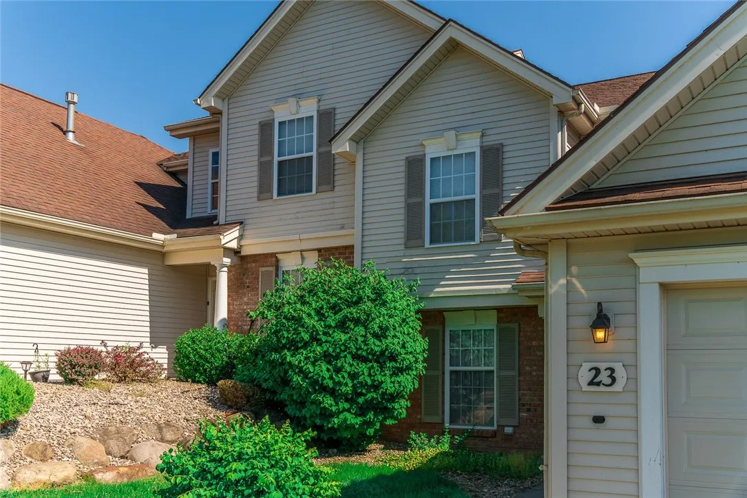 Typical exterior at Waterview Townhouse Apartments