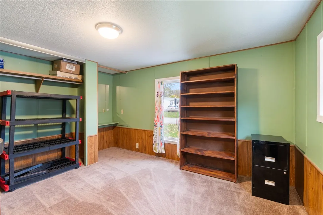 Even more room at the other end of this unit